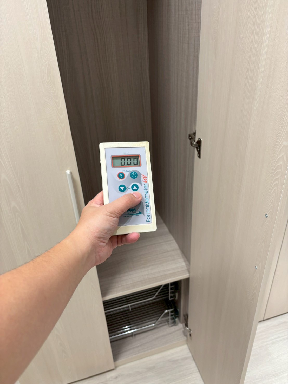 玄關收納櫃施工後