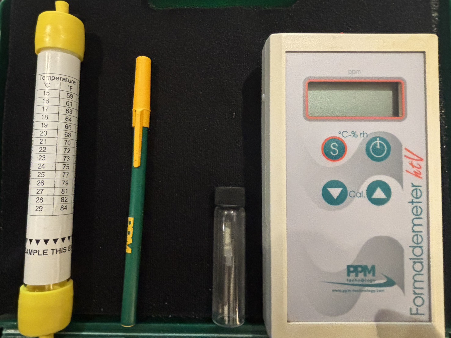 英國 PPM Formaldemeter htV 甲醛檢測儀，包含取樣管、校正瓶與主機